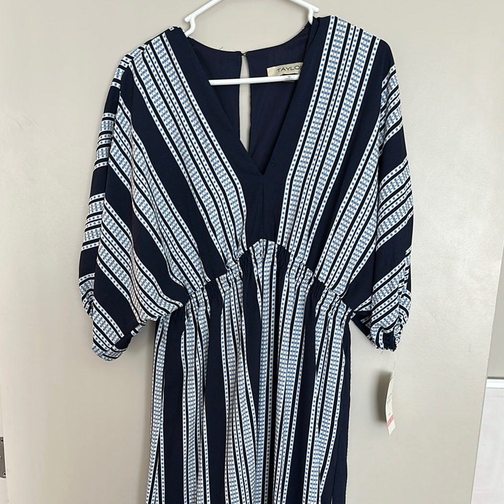 Taylor Black and White V-Neck Dolman Sleeve Sundress size 10
